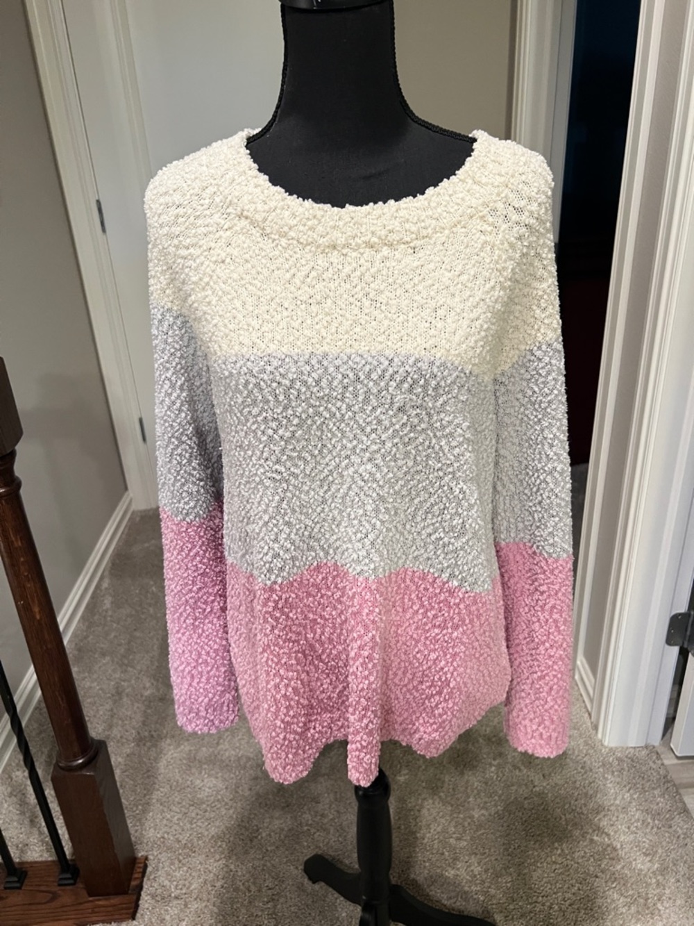🎯LC Lauren Conrad Cream, Gray & Pink Popcorn Colorblock Crew Sweater